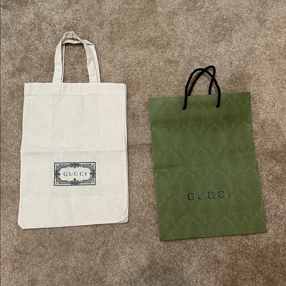 Gucci - Picture 1 of 6